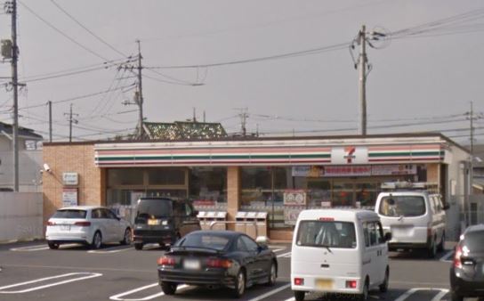 コンビニ　セブンイレブン（コンビニ）まで254m