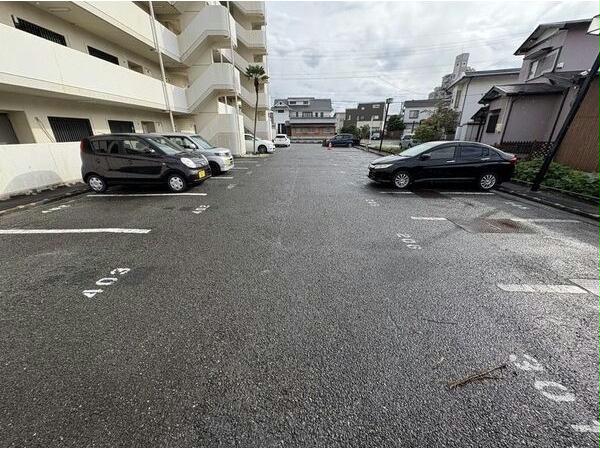 駐車場　駐車場