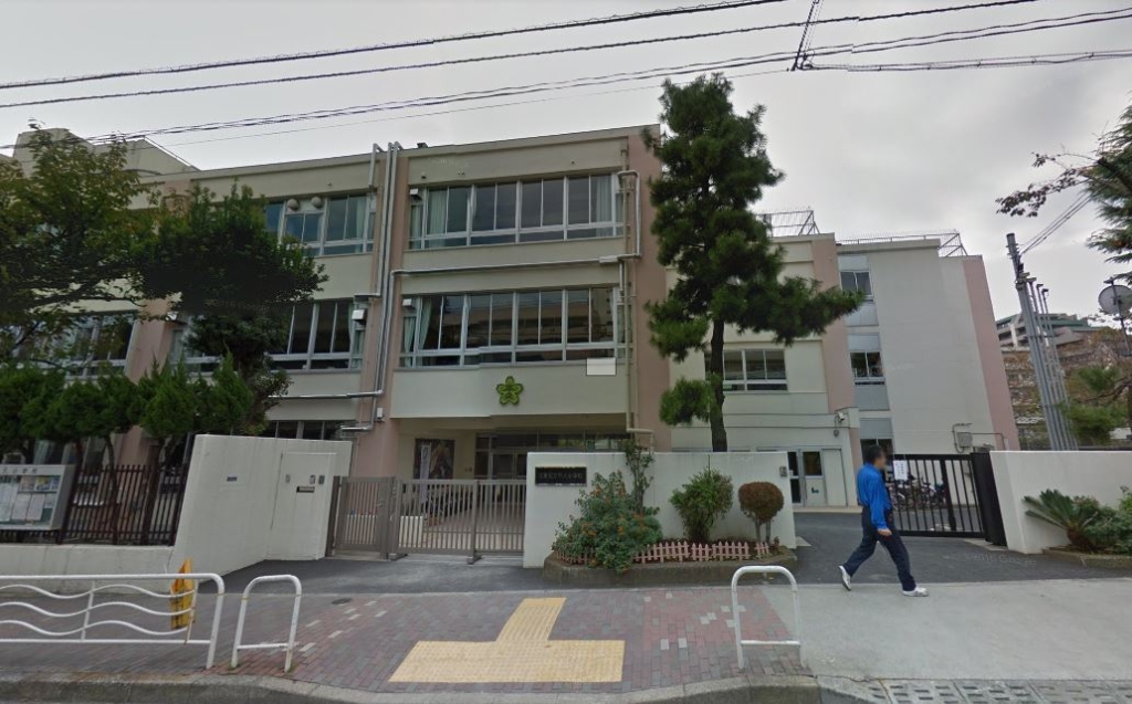 小学校　江東区立平久小学校（小学校）まで866m