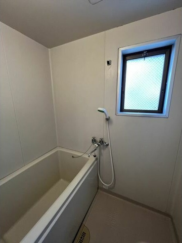 バス・シャワールーム　※写真は同じマンションの違う部屋のものになります。