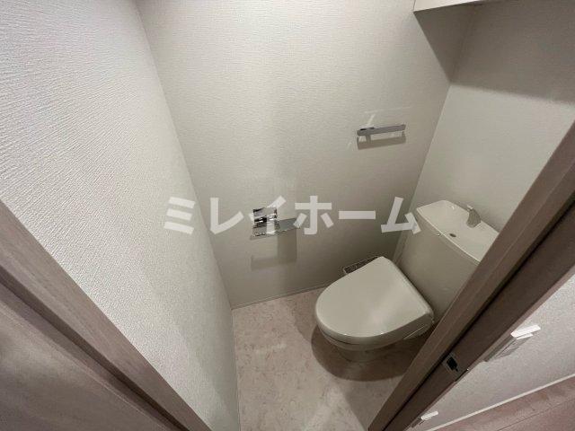トイレ　同建物内、別のお部屋の参考写真になります。