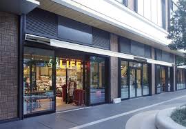 スーパー　ライフ勝どきミッド店（スーパー）まで393m