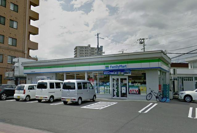 コンビニ　ファミリーマート札幌発寒3条店（コンビニ）まで278m