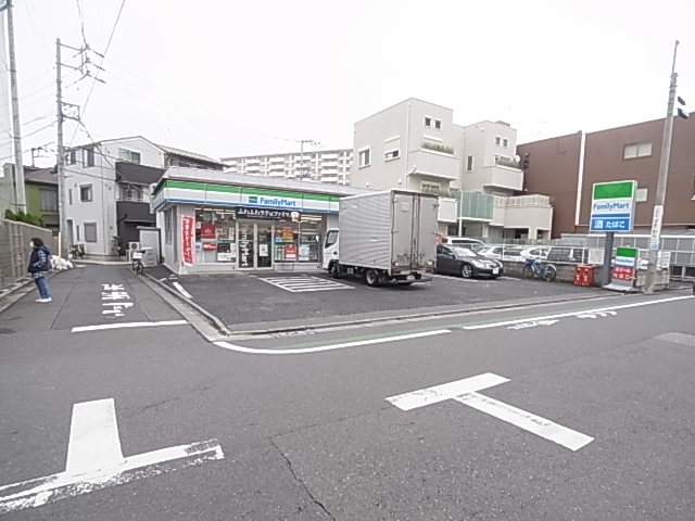 コンビニ　ファミリーマート 千住あずま店（コンビニ）まで240m