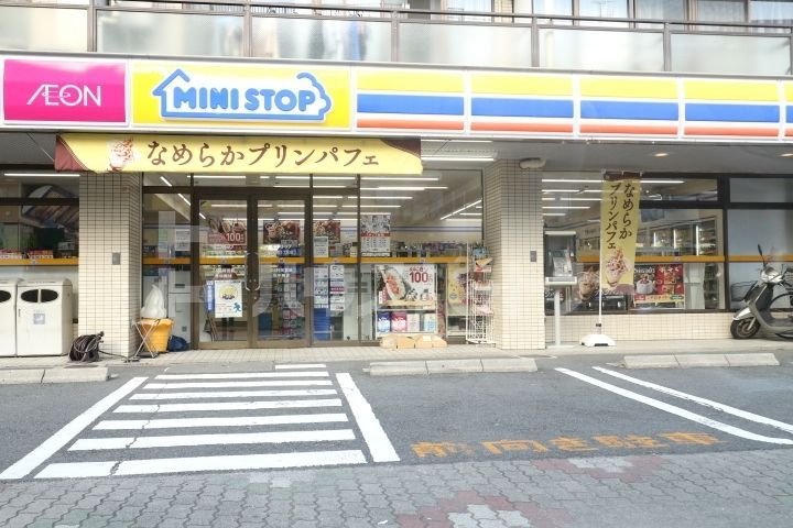 コンビニ　ミニストップ篠崎町1丁目店（コンビニ）まで340m