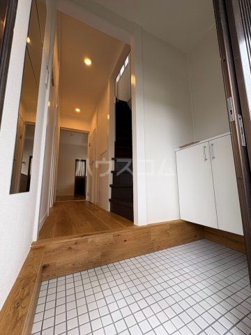 栄和町戸建ての玄関写真