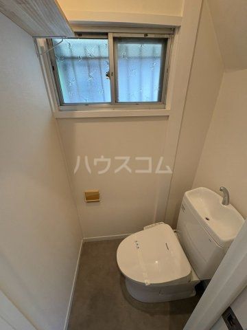 栄和町戸建てのトイレ写真
