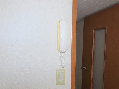 セキュリティ　インターホンあり