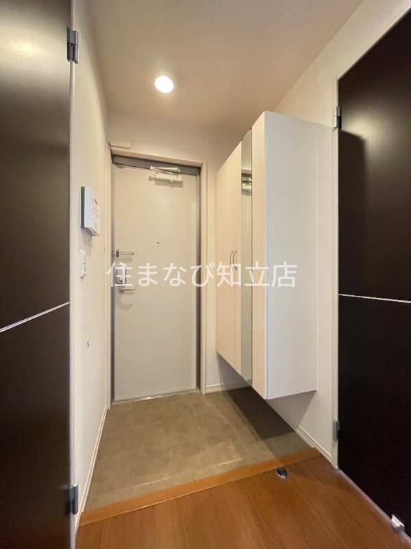 玄関　反転・同型タイプ