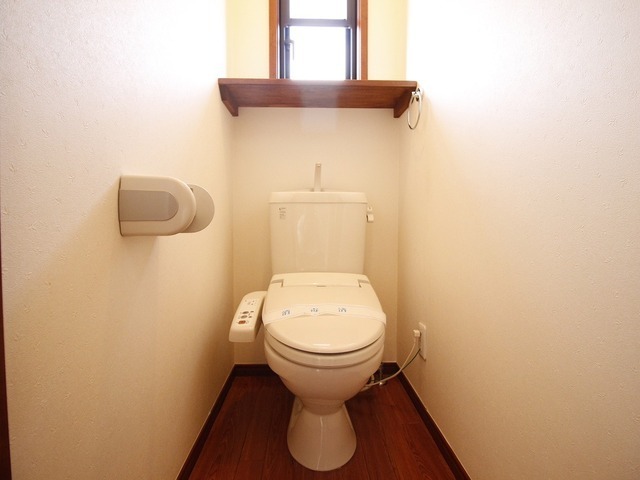 シャイニングハウスVのトイレ写真