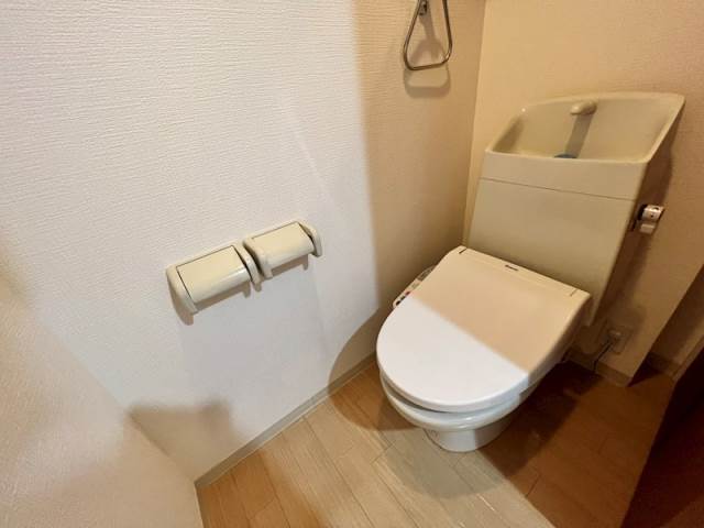 筑豊電気鉄道 萩原駅 徒歩13分 4階建 築14年のトイレ写真
