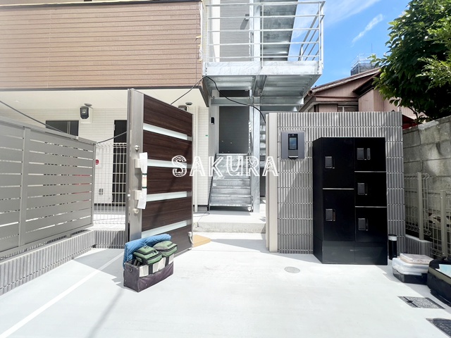 エントランス　お洒落な建物デザイン♪