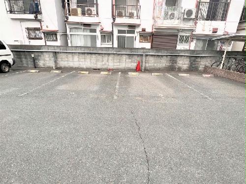 駐車場　駐車場は別料金となります。