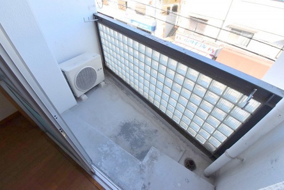 バルコニー　※別号室の写真です