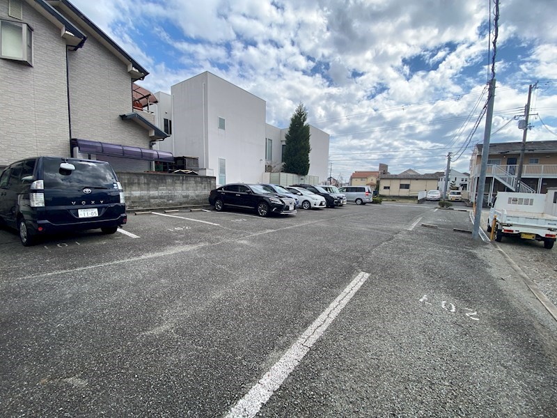 【姫路市田寺のマンションの駐車場】