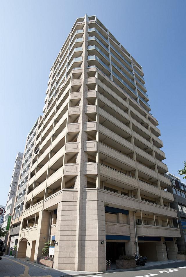 千代田区岩本町のマンションの建物外観