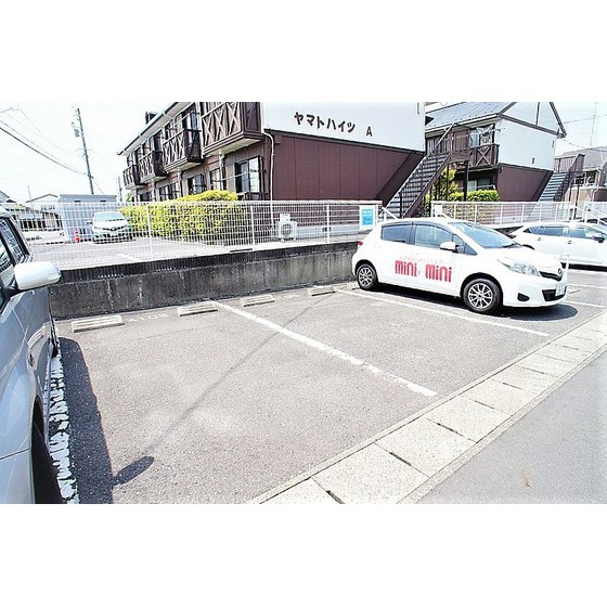 駐車場　１台込み無料です。