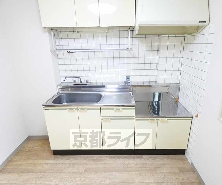 【京都市南区上鳥羽北塔ノ本町のマンションのキッチン】