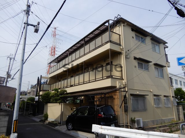 斉田マンションの建物外観