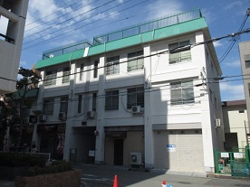 宝塚市中野町のマンションの建物外観