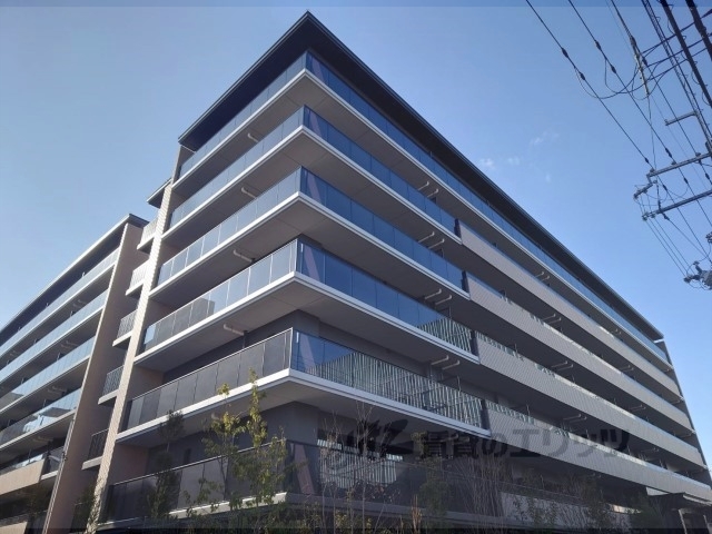 京都市南区吉祥院中島町のマンションの建物外観