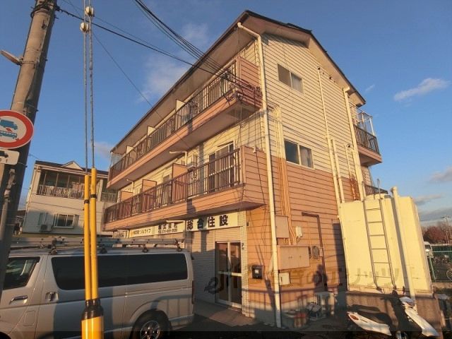 ジェレ白川２号棟の建物外観