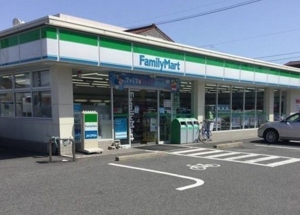 【名古屋市中川区大山町のアパートのコンビニ】