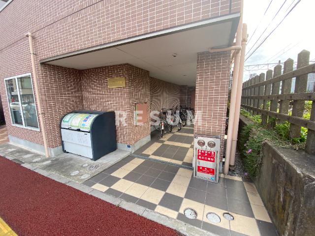 【千葉市中央区要町のマンションのエントランス】