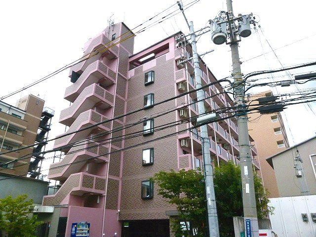 東大阪市荒本西のマンションの建物外観