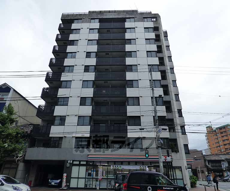 京都市下京区清水町のマンションの建物外観