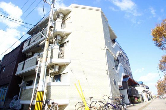 広島市南区宇品東のマンションの建物外観