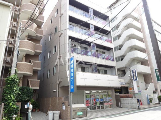 川崎市高津区久本のマンションの建物外観