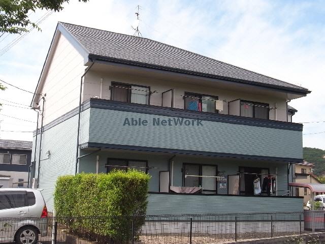 関市小屋名のマンションの建物外観