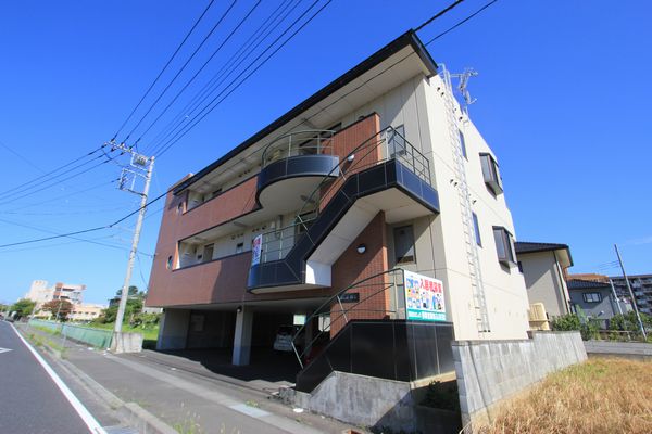 リバーサイド村山の建物外観