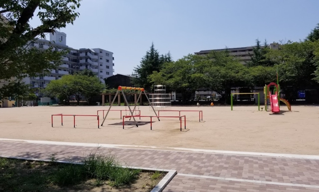 【姫路市四郷町坂元のアパートの公園】