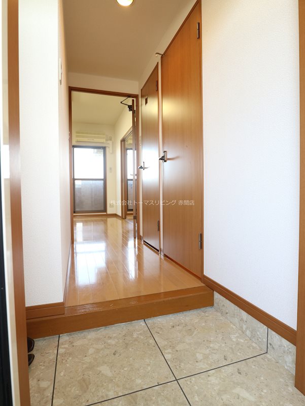 玄関　※別室参考画像