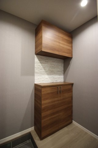 玄関　靴箱収納