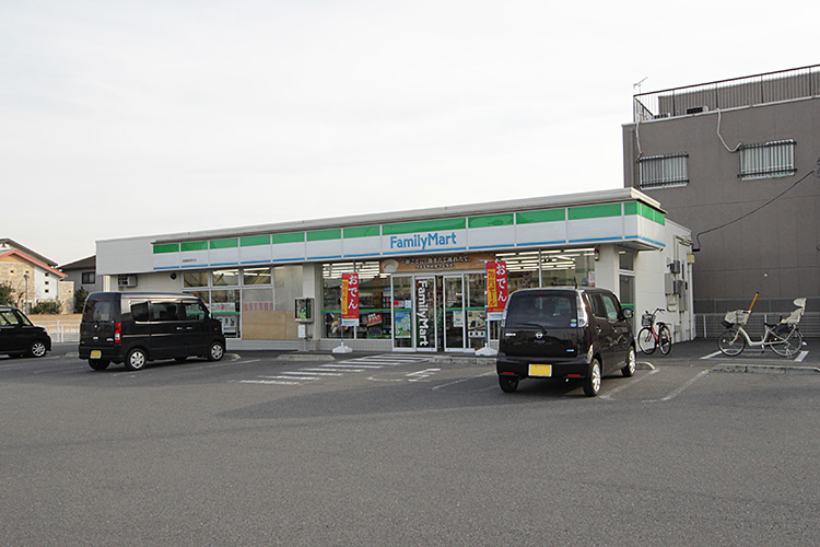 コンビニ　ファミリーマート 高崎飯塚町店（コンビニ）まで331m