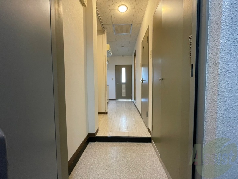 玄関　玄関から見た景色はこちらです。イメージできますか。