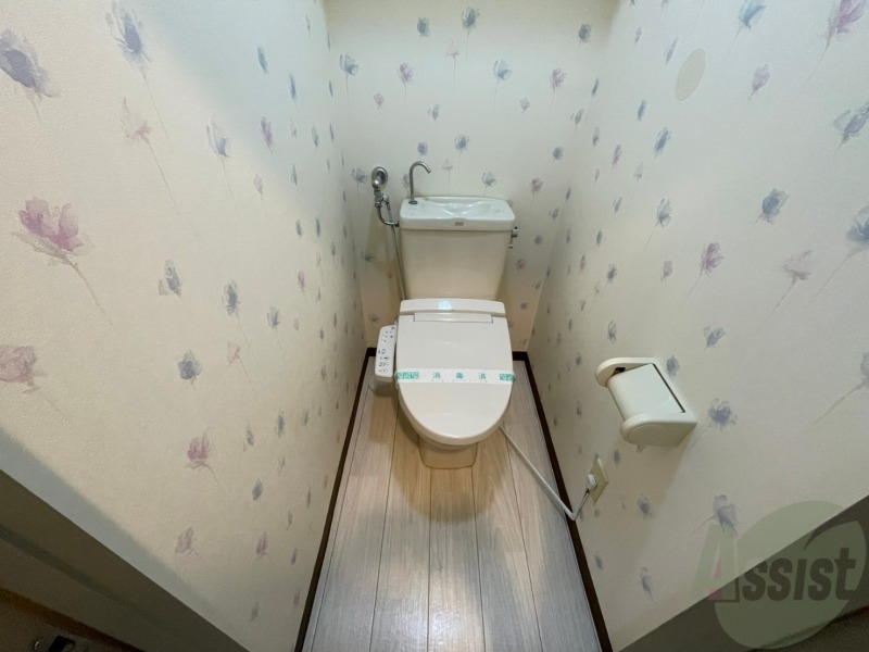 トイレ　こちらはトイレです。清潔感があり、安心して使用できます。