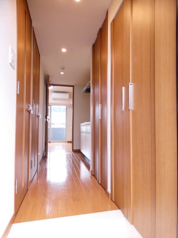 玄関　※別部屋参考写真