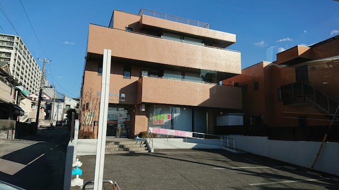 郵便局　国分郵便局（郵便局）まで704m