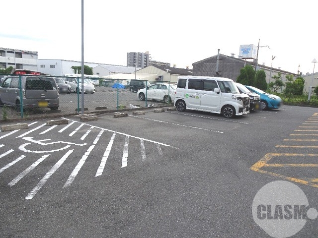 駐車場　敷地内駐車場