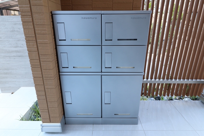 エントランス　宅配ボックス付きで不在時も安心ですね