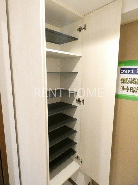 玄関　シューズボックス付き