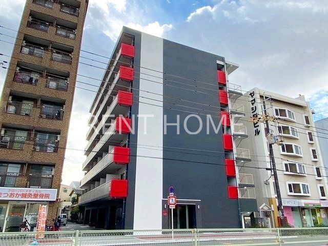 建物外観　鉄筋コンクリート造7階建て