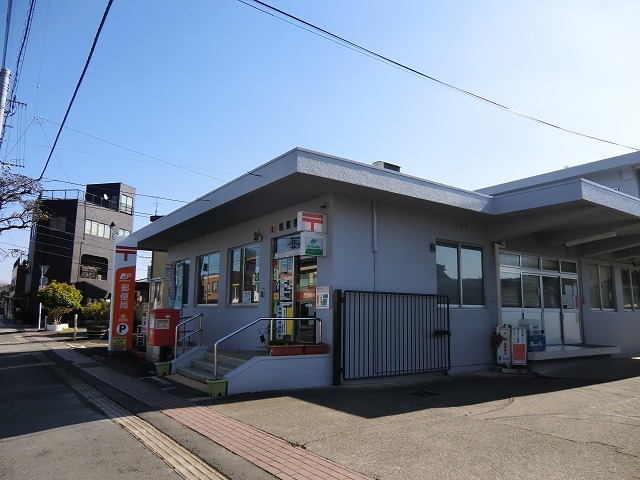 郵便局　綾郵便局（郵便局）まで450m