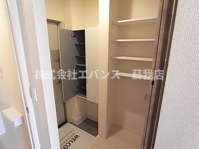 エントランス　十分なシューズボックス付き