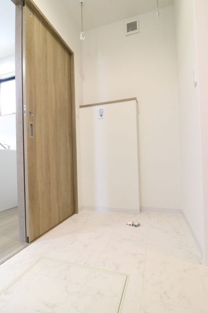 その他設備　洗濯機置き場／室内物干し