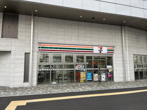 コンビニ　セブンイレブン 千葉駅西口店（コンビニ）まで33m